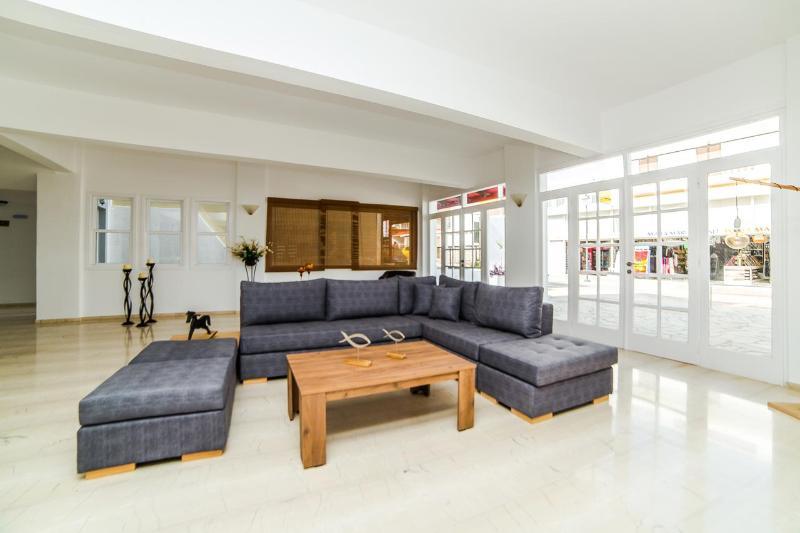 Pasiphae Hotel Малиа Экстерьер фото